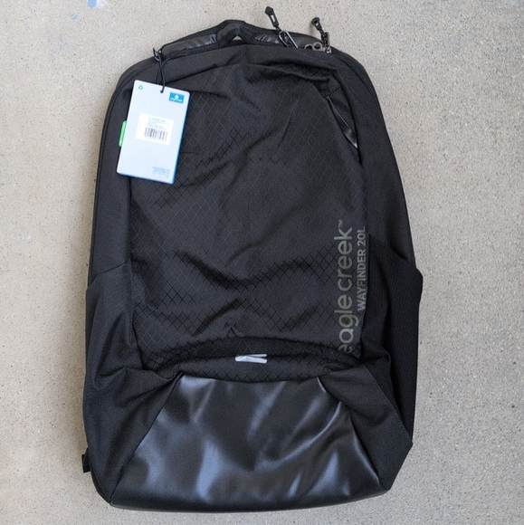 Eagle Creek Black Wayfinder 30L Backpack for Men - Picture 1 of 2